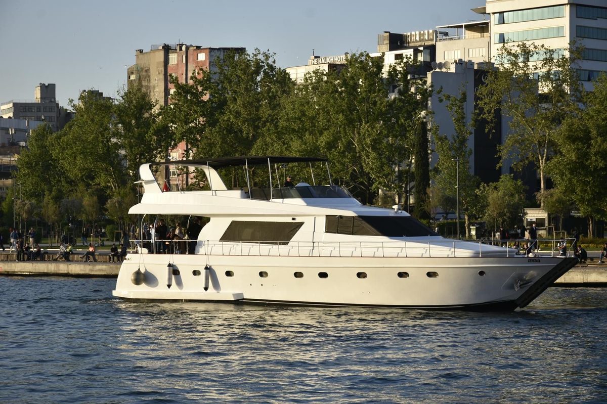 Lancha privada no Bósforo Istambul