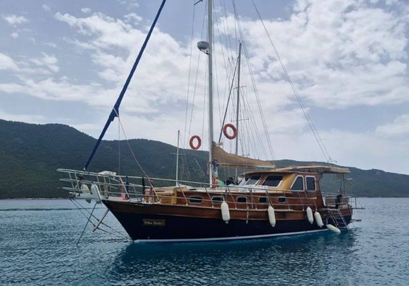 Gulet nas águas azul-turquesa de Bodrum